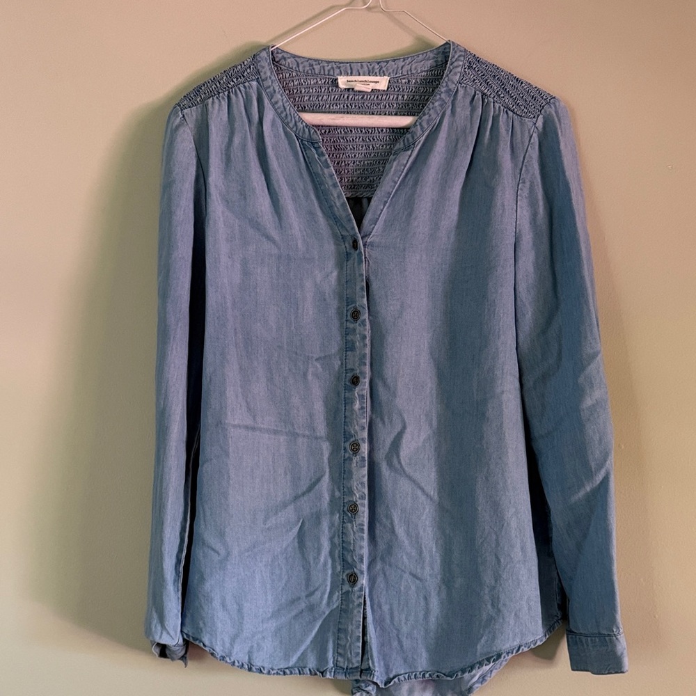 Beach lunch Lounge long sleeve women’s button down top S denim ruched smocked